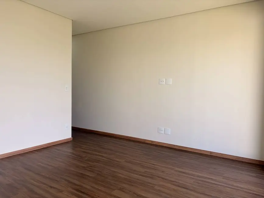Foto 5 de Casa à venda, 400m2 em Vespasiano - MG