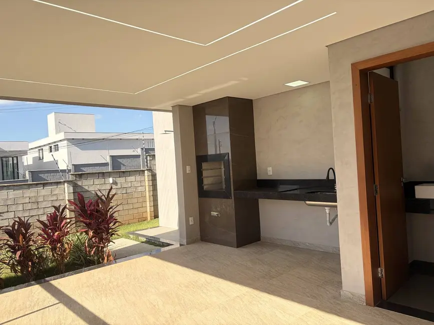Foto 4 de Casa à venda, 400m2 em Vespasiano - MG