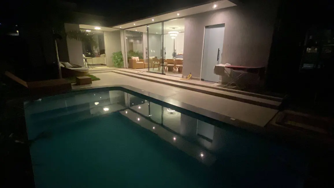 Foto 3 de Casa com 4 quartos à venda, 405m2 em Vespasiano - MG