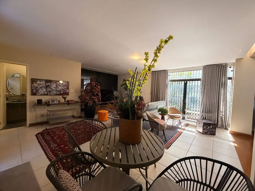Casa com 6 quartos à venda, 360m2 em Ouro Preto, Belo Horizonte - MG - imagem 5 Foto 5 de Casa com 6 quartos à venda, 360m2 em Ouro Preto, Belo Horizonte - MG