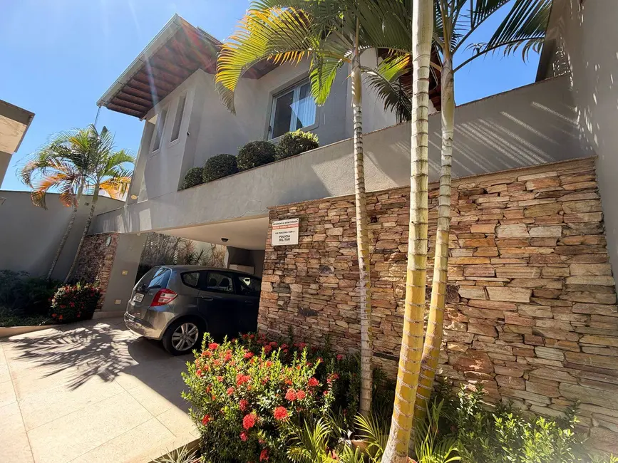 Casa com 6 quartos à venda, 360m2 em Ouro Preto, Belo Horizonte - MG - imagem 1 Foto 1 de Casa com 6 quartos à venda, 360m2 em Ouro Preto, Belo Horizonte - MG