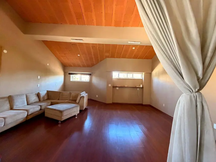 Casa com 6 quartos à venda, 360m2 em Ouro Preto, Belo Horizonte - MG - imagem 9 Foto 9 de Casa com 6 quartos à venda, 360m2 em Ouro Preto, Belo Horizonte - MG