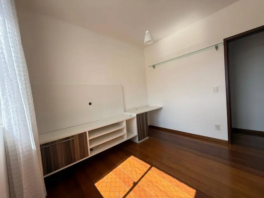 Foto 8 de Apartamento com 3 quartos à venda, 95m2 em Santa Tereza, Belo Horizonte - MG