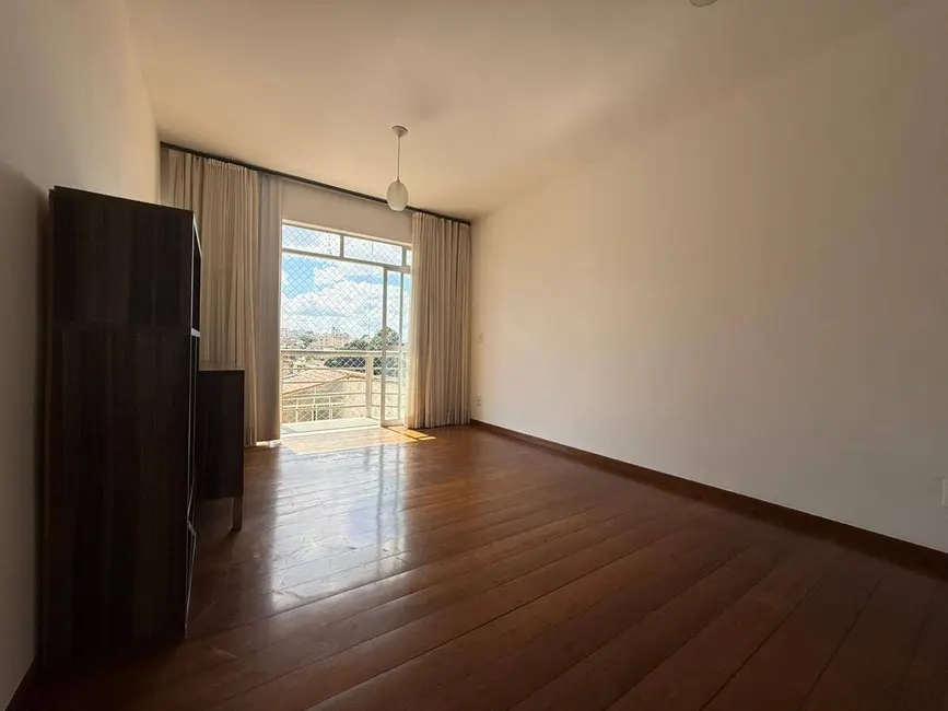 Foto 3 de Apartamento com 3 quartos à venda, 95m2 em Santa Tereza, Belo Horizonte - MG
