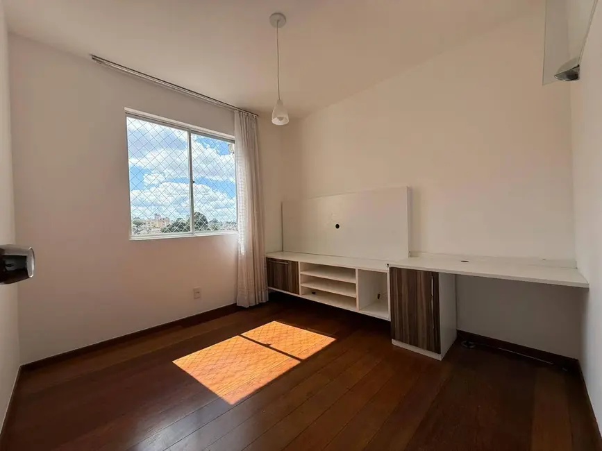 Foto 9 de Apartamento com 3 quartos à venda, 95m2 em Santa Tereza, Belo Horizonte - MG