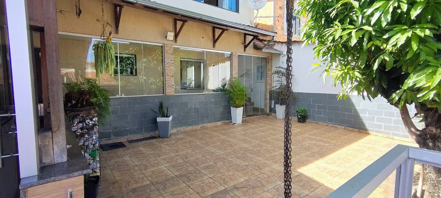 Casa com 3 quartos à venda, 130m2 em Contagem - MG - imagem 1 Foto 1 de Casa com 3 quartos à venda, 130m2 em Contagem - MG
