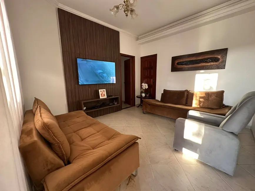 Casa com 4 quartos à venda, 185m2 em Castelo, Belo Horizonte - MG - imagem 4 Foto 4 de Casa com 4 quartos à venda, 185m2 em Castelo, Belo Horizonte - MG