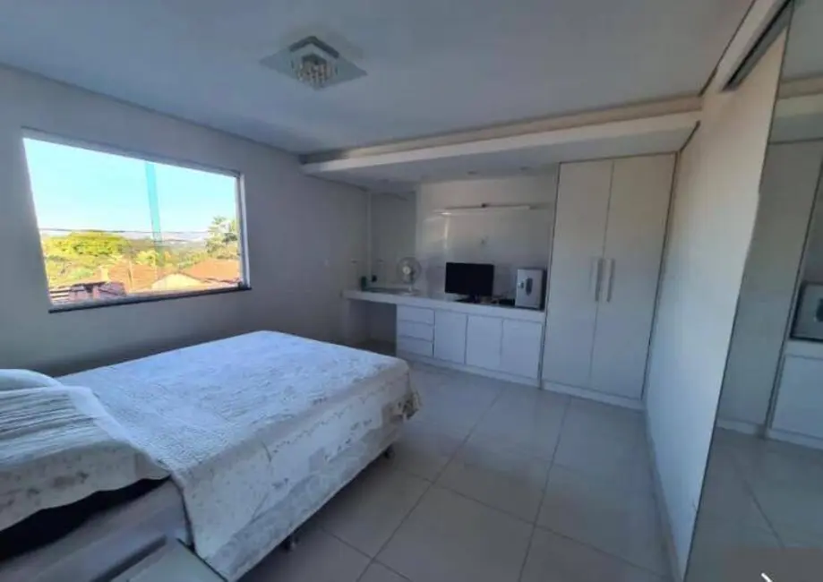 Foto 2 de Casa com 3 quartos à venda, 323m2 em Trevo, Belo Horizonte - MG