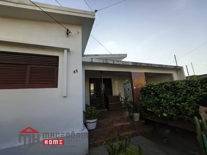 Casa com 4 quartos à venda, 308m2 em Torre, Joao Pessoa - PB - imagem 2 Foto 2 de Casa com 4 quartos à venda, 308m2 em Torre, Joao Pessoa - PB