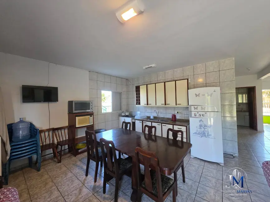 Casa com 9 quartos à venda, 300m2 em Sao Francisco Do Sul - SC - imagem 3 Foto 3 de Casa com 9 quartos à venda, 300m2 em Sao Francisco Do Sul - SC