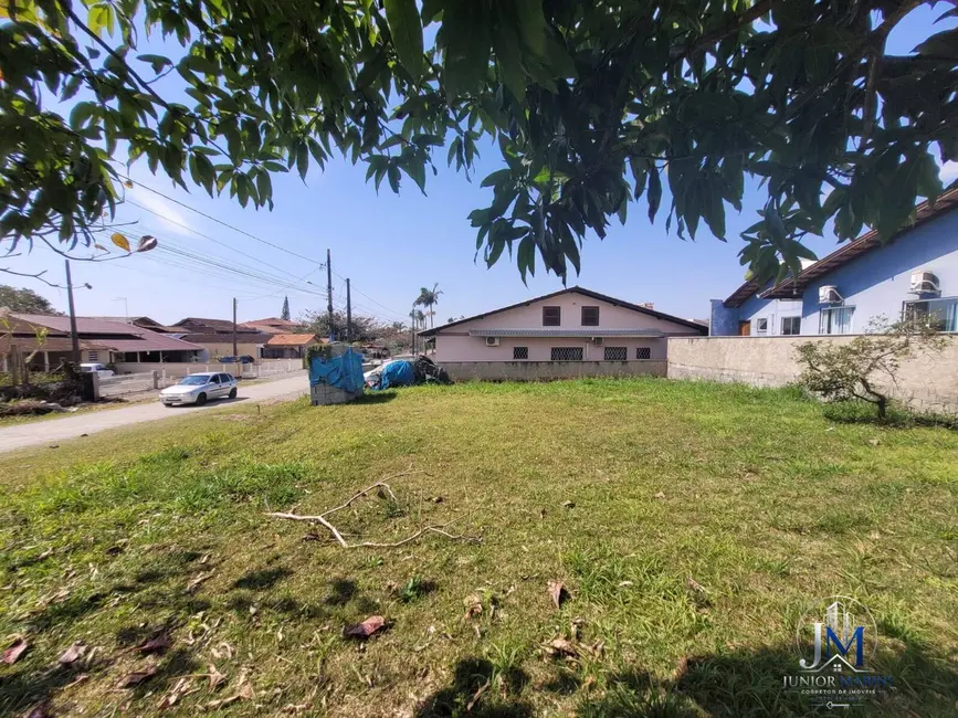 Foto 5 de Terreno / Lote à venda, 380m2 em Balneario Barra Do Sul - SC