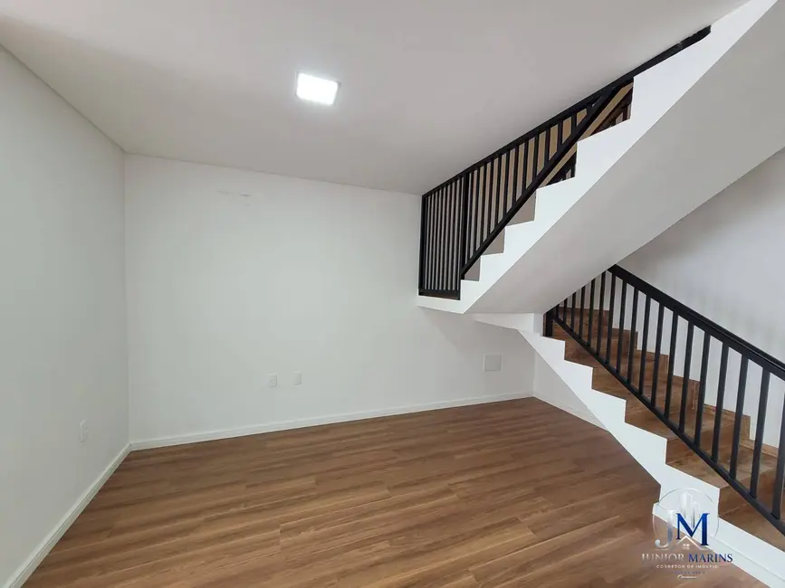 Foto 9 de Casa com 3 quartos à venda, 137m2 em Centro, Balneario Barra Do Sul - SC