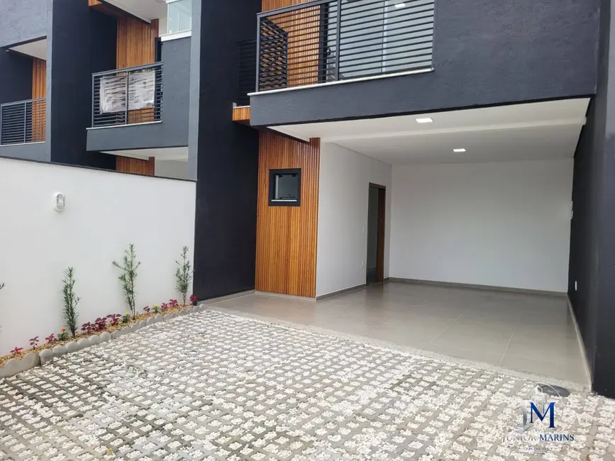 Foto 1 de Casa com 3 quartos à venda, 137m2 em Centro, Balneario Barra Do Sul - SC