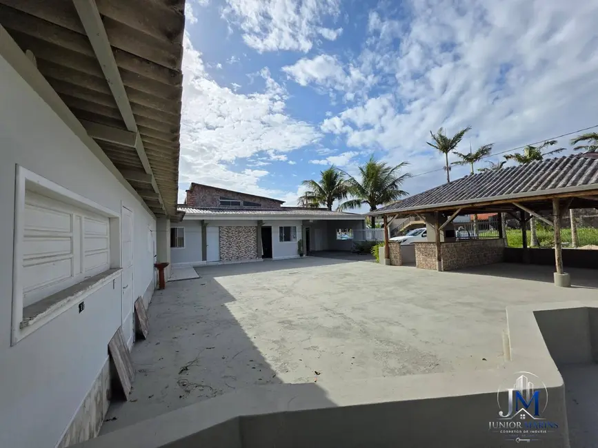 Foto 5 de Casa com 4 quartos à venda, 585m2 em Balneario Barra Do Sul - SC