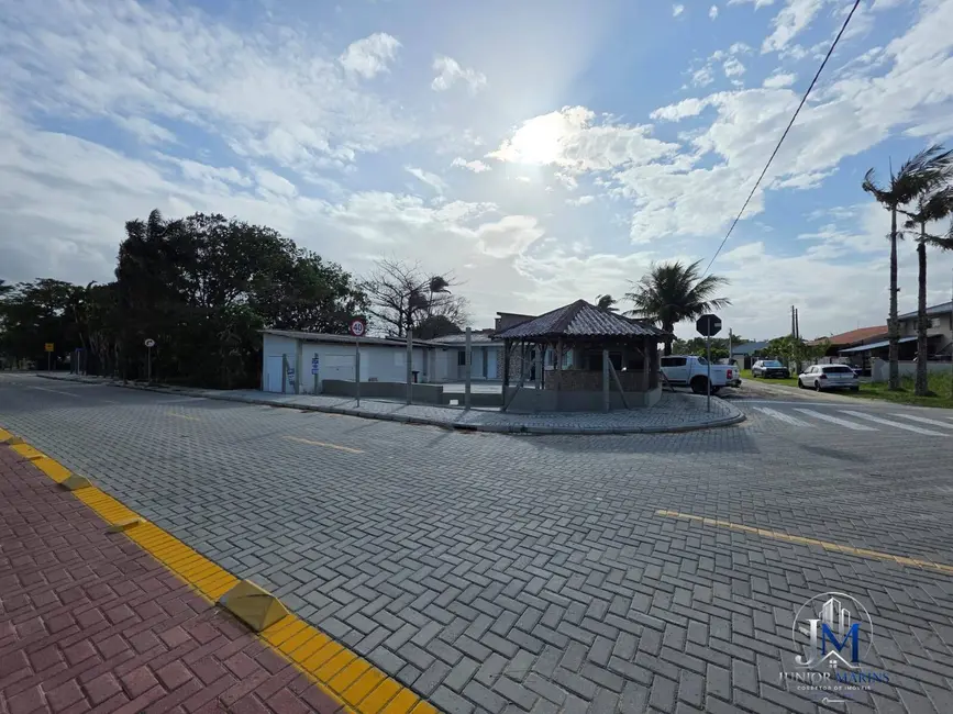 Foto 2 de Casa com 4 quartos à venda, 585m2 em Balneario Barra Do Sul - SC