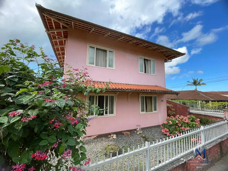 Foto 1 de Casa com 4 quartos à venda, 345m2 em Balneario Barra Do Sul - SC