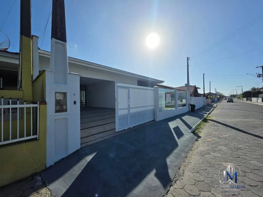Foto 2 de Casa com 3 quartos à venda, 243m2 em Centro, Balneario Barra Do Sul - SC