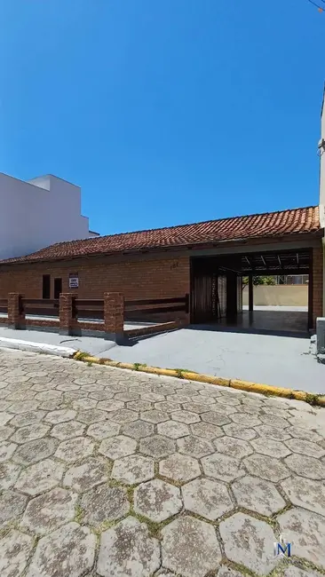Casa com 4 quartos à venda, 263m2 em Centro, Balneario Picarras - SC - imagem 1 Foto 1 de Casa com 4 quartos à venda, 263m2 em Centro, Balneario Picarras - SC