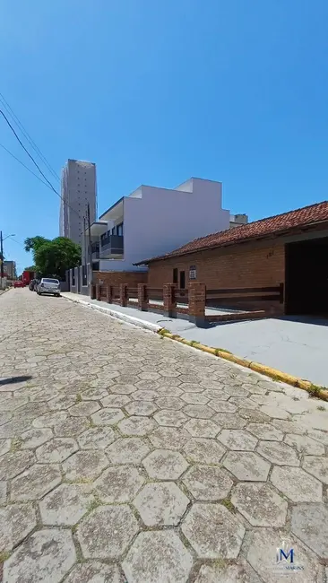 Casa com 4 quartos à venda, 263m2 em Centro, Balneario Picarras - SC - imagem 3 Foto 3 de Casa com 4 quartos à venda, 263m2 em Centro, Balneario Picarras - SC