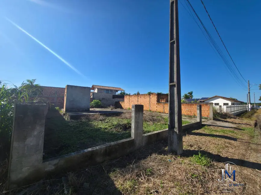 Foto 1 de Terreno / Lote à venda, 360m2 em Balneario Barra Do Sul - SC