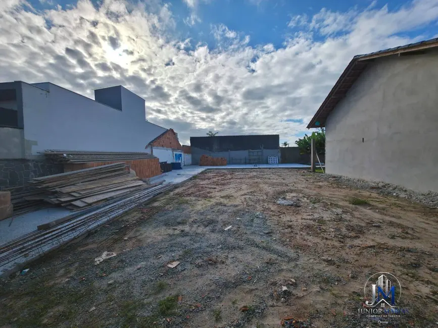 Foto 1 de Terreno / Lote à venda, 300m2 em Balneario Barra Do Sul - SC