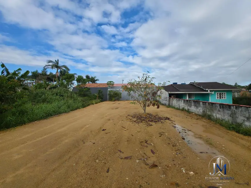 Foto 2 de Terreno / Lote à venda, 325m2 em Balneario Barra Do Sul - SC