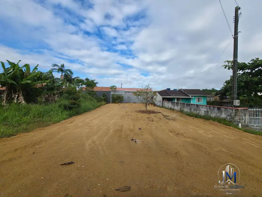 Foto 1 de Terreno / Lote à venda, 325m2 em Balneario Barra Do Sul - SC