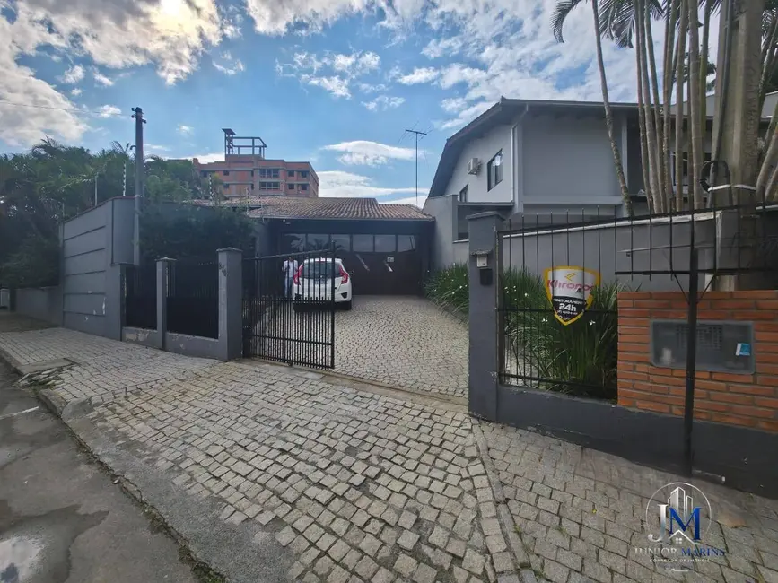 Foto 3 de Casa com 4 quartos à venda, 395m2 em Anita Garibaldi, Joinville - SC