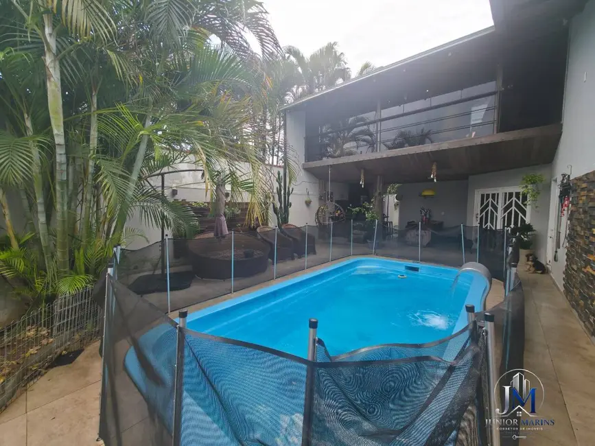 Foto 1 de Casa com 4 quartos à venda, 395m2 em Anita Garibaldi, Joinville - SC