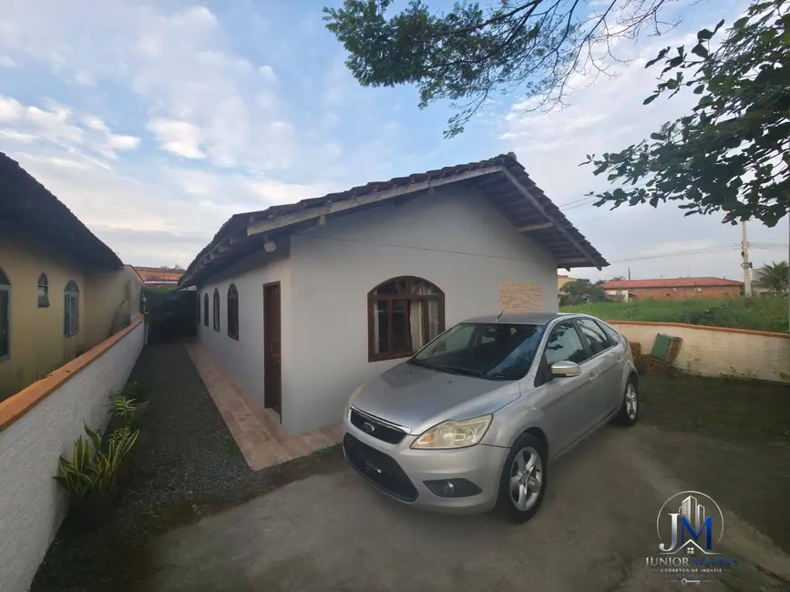 Foto 2 de Casa com 5 quartos à venda, 220m2 em Balneario Barra Do Sul - SC