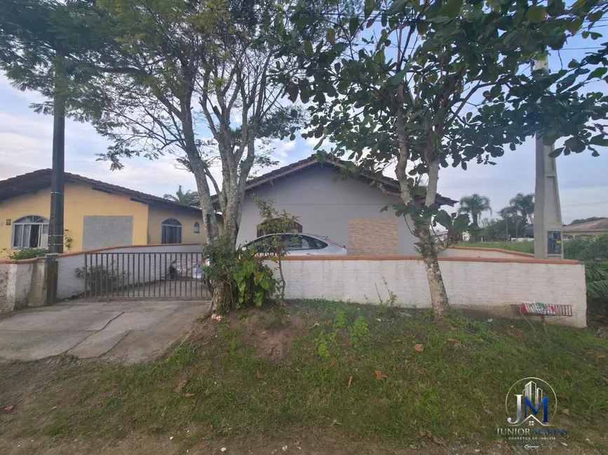 Foto 1 de Casa com 5 quartos à venda, 220m2 em Balneario Barra Do Sul - SC