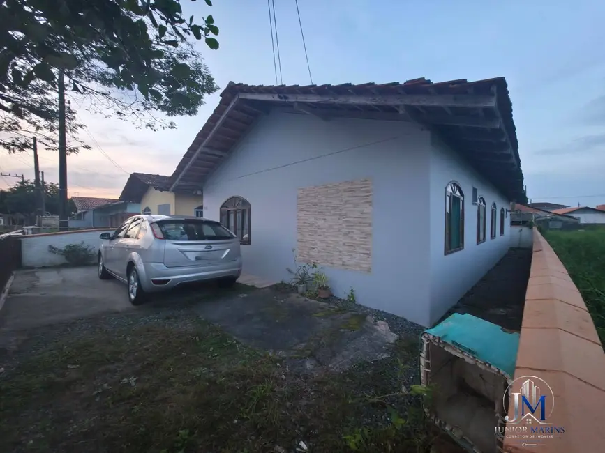 Foto 3 de Casa com 5 quartos à venda, 220m2 em Balneario Barra Do Sul - SC