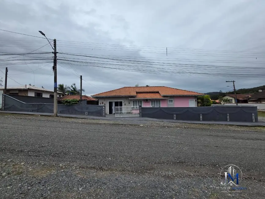 Foto 1 de Casa com 4 quartos à venda, 498m2 em Boehmerwald, Joinville - SC