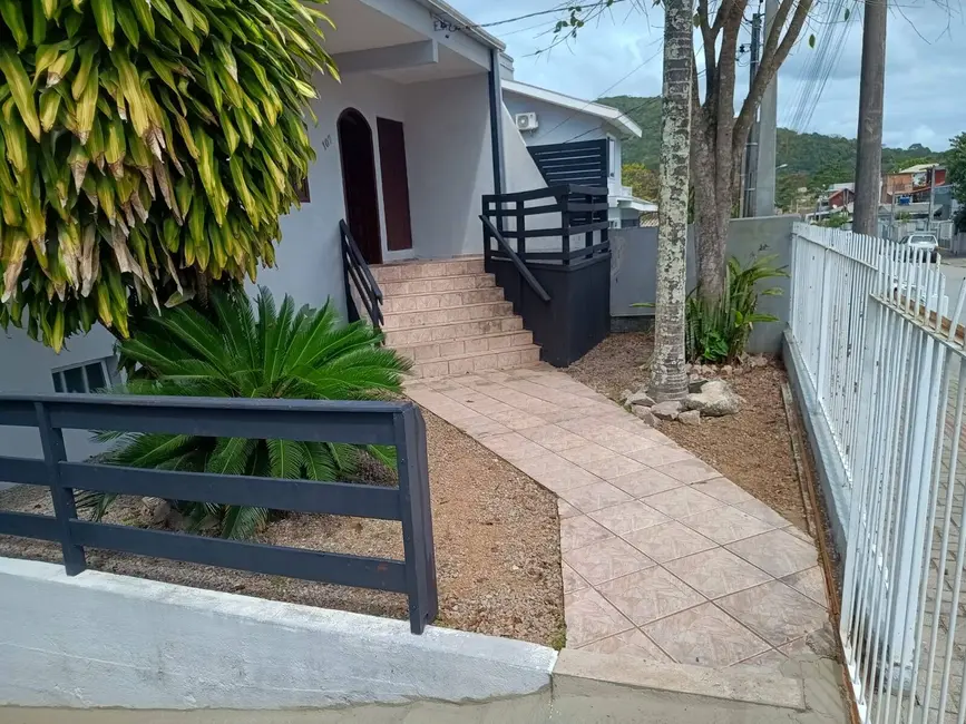 Foto 5 de Casa com 6 quartos à venda, 300m2 em Bombinhas - SC