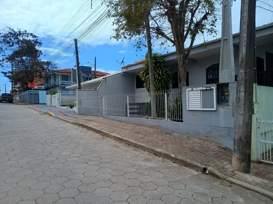 Foto 3 de Casa com 6 quartos à venda, 300m2 em Bombinhas - SC