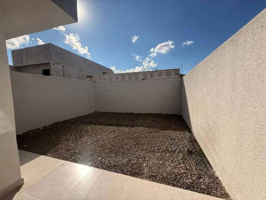 Foto 8 de Casa com 3 quartos à venda, 65m2 em Conjunto Habitacional Inocente Vila Nova Júnior, Maringa - PR