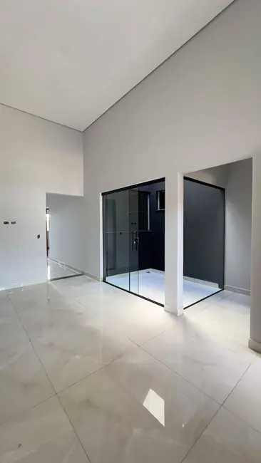 Casa com 3 quartos à venda, 105m2 em Jardim Universo, Maringa - PR - imagem 3 Foto 3 de Casa com 3 quartos à venda, 105m2 em Jardim Universo, Maringa - PR