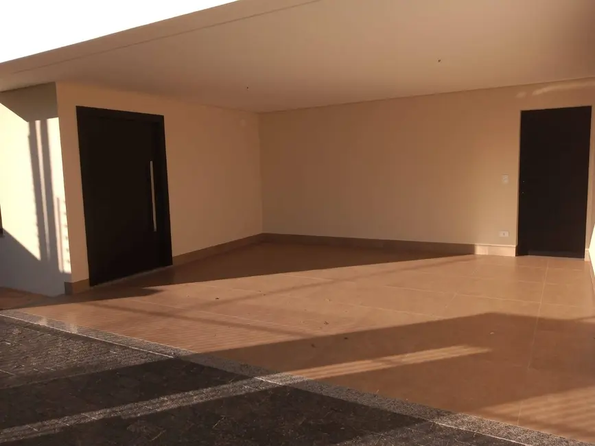 Sobrado com 3 quartos à venda, 225m2 em Jardim Cidade Monções, Maringa - PR - imagem 2 Foto 2 de Sobrado com 3 quartos à venda, 225m2 em Jardim Cidade Monções, Maringa - PR