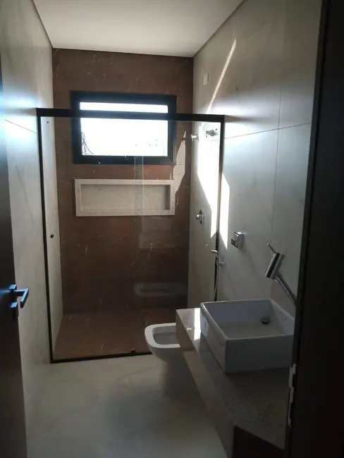 Sobrado com 3 quartos à venda, 238m2 em Jardim Cidade Monções, Maringa - PR - imagem 5 Foto 5 de Sobrado com 3 quartos à venda, 238m2 em Jardim Cidade Monções, Maringa - PR
