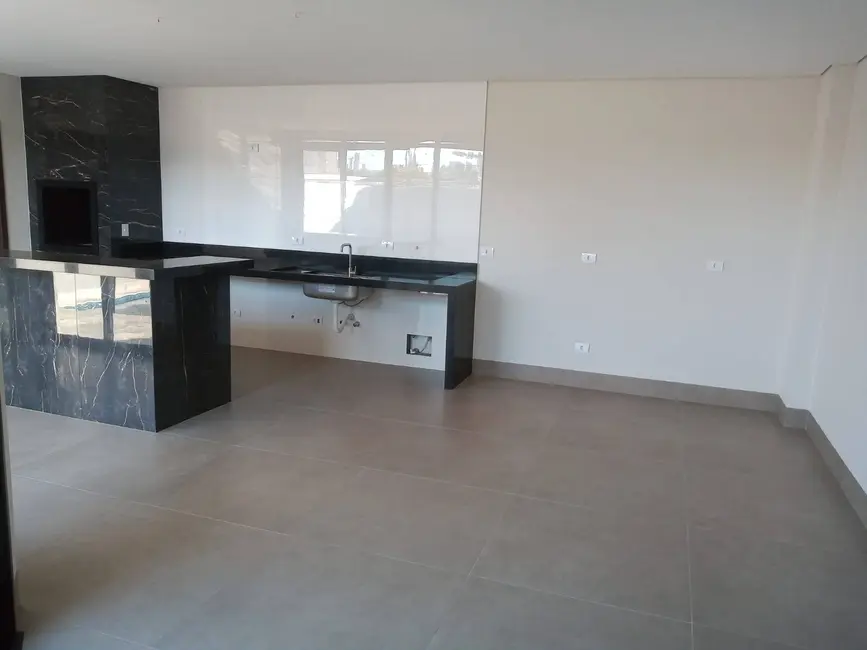 Sobrado com 3 quartos à venda, 238m2 em Jardim Cidade Monções, Maringa - PR - imagem 4 Foto 4 de Sobrado com 3 quartos à venda, 238m2 em Jardim Cidade Monções, Maringa - PR
