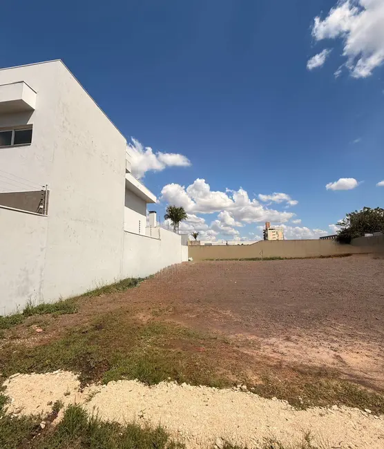 Terreno / Lote à venda, 513m2 em Jardim Guaporé, Maringa - PR - imagem 6 Foto 6 de Terreno / Lote à venda, 513m2 em Jardim Guaporé, Maringa - PR