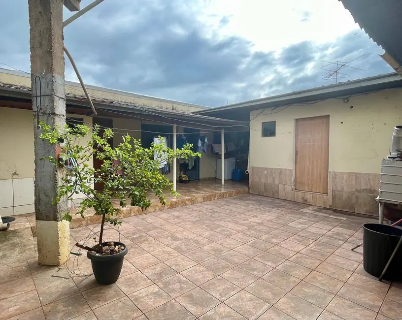 Foto 9 de Casa com 2 quartos à venda, 153m2 em Jardim Panorama, Sarandi - PR