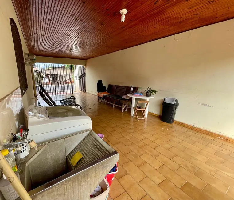 Foto 3 de Casa com 2 quartos à venda, 153m2 em Jardim Panorama, Sarandi - PR