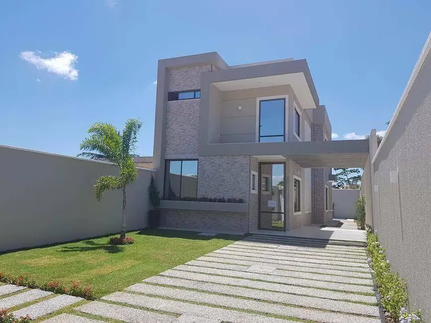 Foto 1 de Casa com 4 quartos à venda, 180m2 em Eusebio - CE