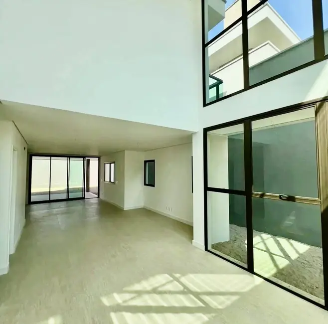 Casa de Condomínio com 3 quartos à venda, 237m2 em Eusebio - CE - imagem 3 Foto 3 de Casa de Condomínio com 3 quartos à venda, 237m2 em Eusebio - CE