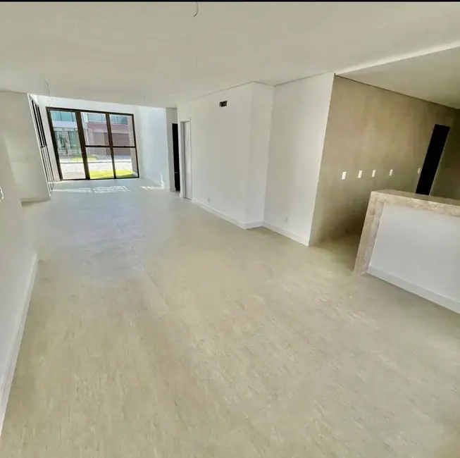 Casa de Condomínio com 3 quartos à venda, 237m2 em Eusebio - CE - imagem 4 Foto 4 de Casa de Condomínio com 3 quartos à venda, 237m2 em Eusebio - CE