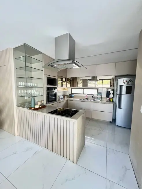 Casa de Condomínio com 4 quartos à venda, 250m2 em Eusebio - CE - imagem 2 Foto 2 de Casa de Condomínio com 4 quartos à venda, 250m2 em Eusebio - CE