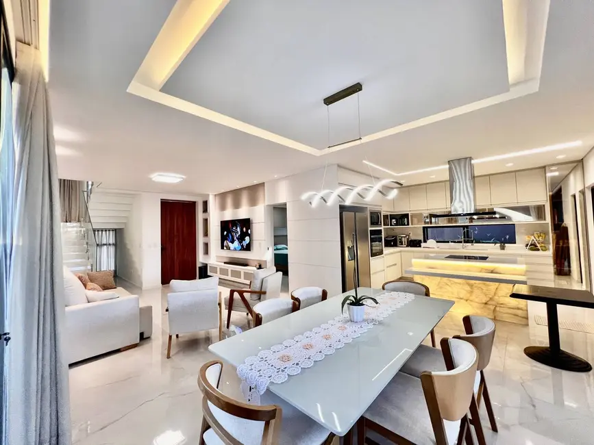 Casa de Condomínio com 4 quartos à venda, 275m2 em Eusebio - CE - imagem 3 Foto 3 de Casa de Condomínio com 4 quartos à venda, 275m2 em Eusebio - CE