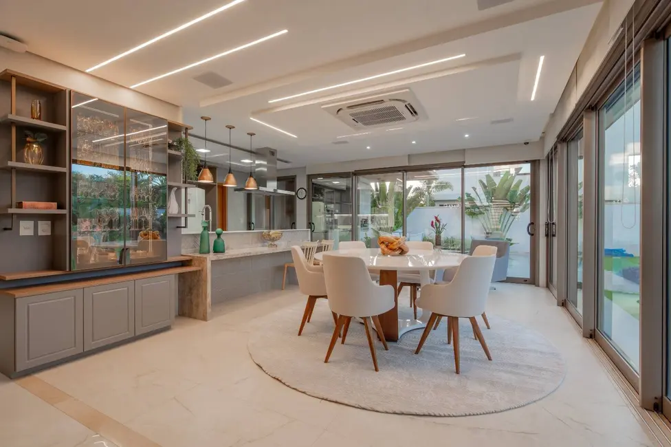 Casa de Condomínio com 5 quartos à venda, 381m2 em Eusebio - CE - imagem 1 Foto 1 de Casa de Condomínio com 5 quartos à venda, 381m2 em Eusebio - CE