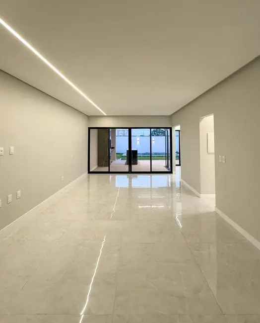 Foto 6 de Casa de Condomínio com 4 quartos à venda, 224m2 em Aquiraz - CE